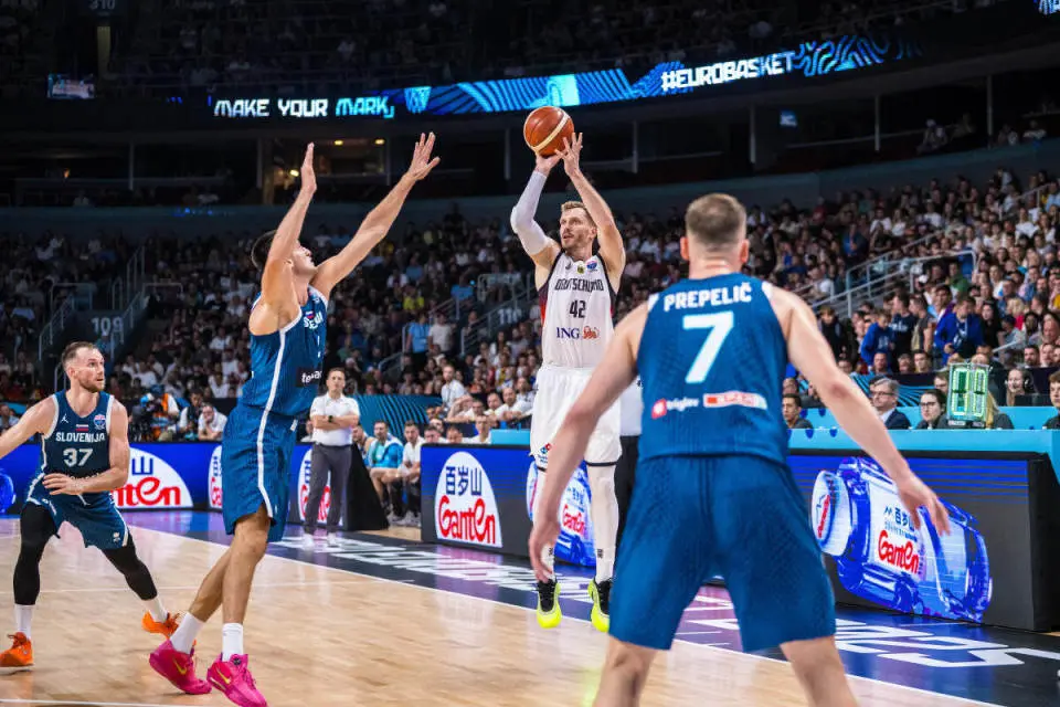 能够在场上, 生于 能够在场上, 生于