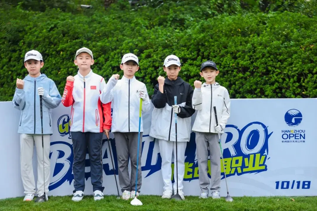 嘉宾由中巡 嘉宾由中巡