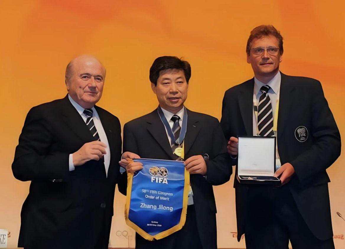 足联类似终 足联类似终